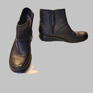 Clarks Black Leather Women's Ankle Boots Size 5.5